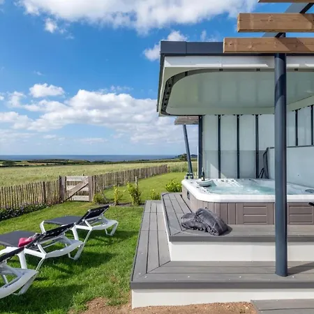 Feriehus The House Of The Guardians Of The Ocean With - Plougonvelin