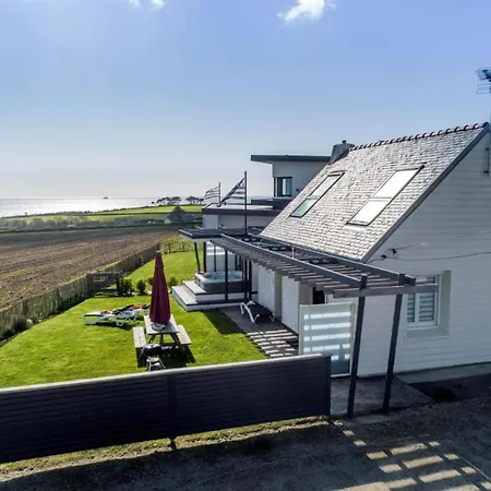 Feriehus The House Of The Guardians Of The Ocean With - Plougonvelin